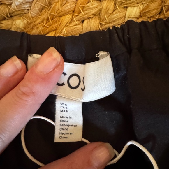 COS BUBBLE TOP - SIZE 8 - Picture 2 of 4